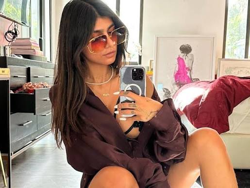 sexy mia khalifa